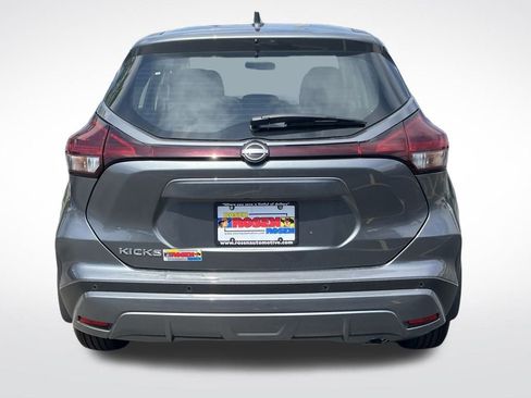 New 2025 Nissan Kicks Play S image 4