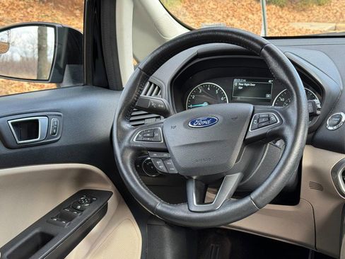 Used 2018 Ford EcoSport SE image 12