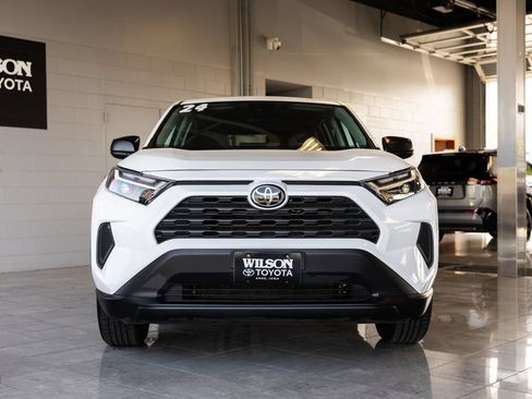Used 2024 Toyota RAV4 LE AWD/4WD image 3