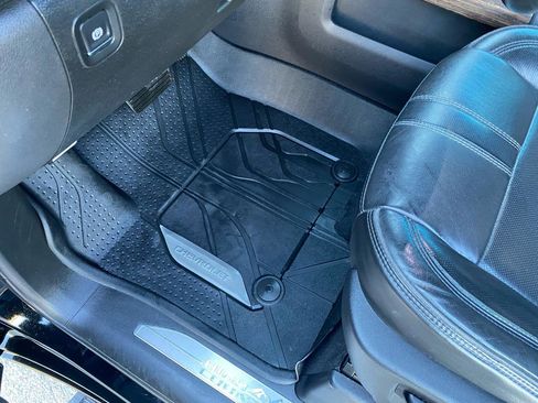 Used 2020 Chevrolet Silverado 1500 High Country w/ Technology Package image 19