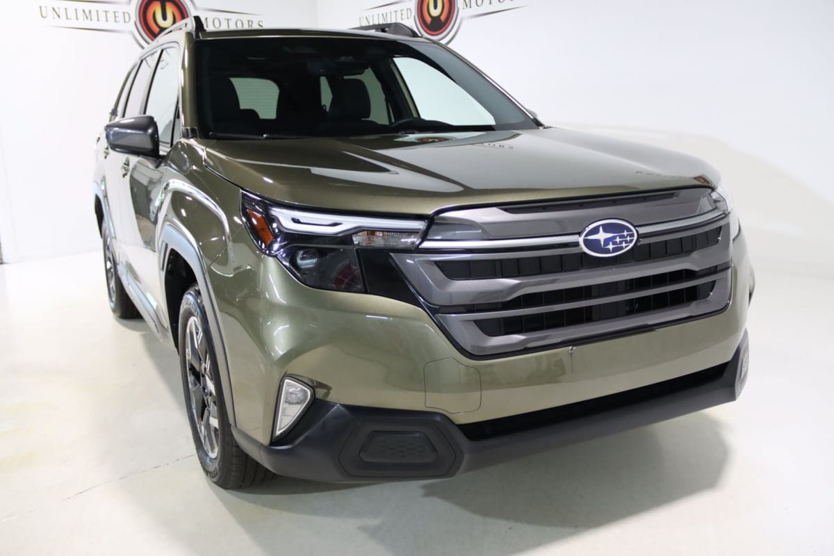 Used 2026 Subaru Forester Premium AWD/4WD image 8