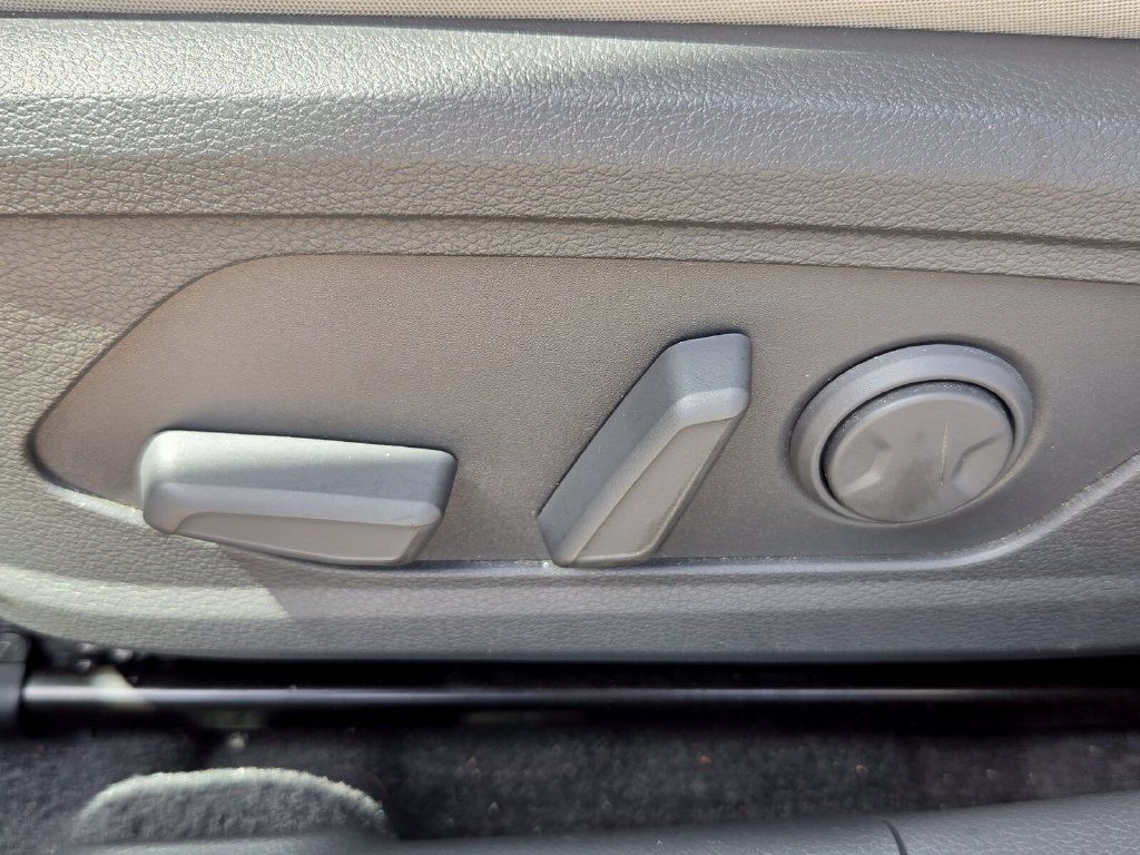 Used 2025 Hyundai Sonata SEL FWD image 12