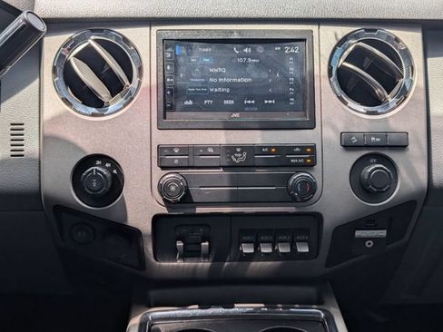 Used 2016 Ford F250 XLT w/ XLT Premium Package AWD/4WD image 18
