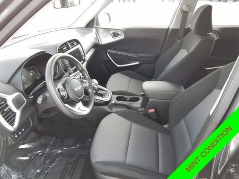 Used 2024 Kia Soul LX w/ Option Group 015 image 9