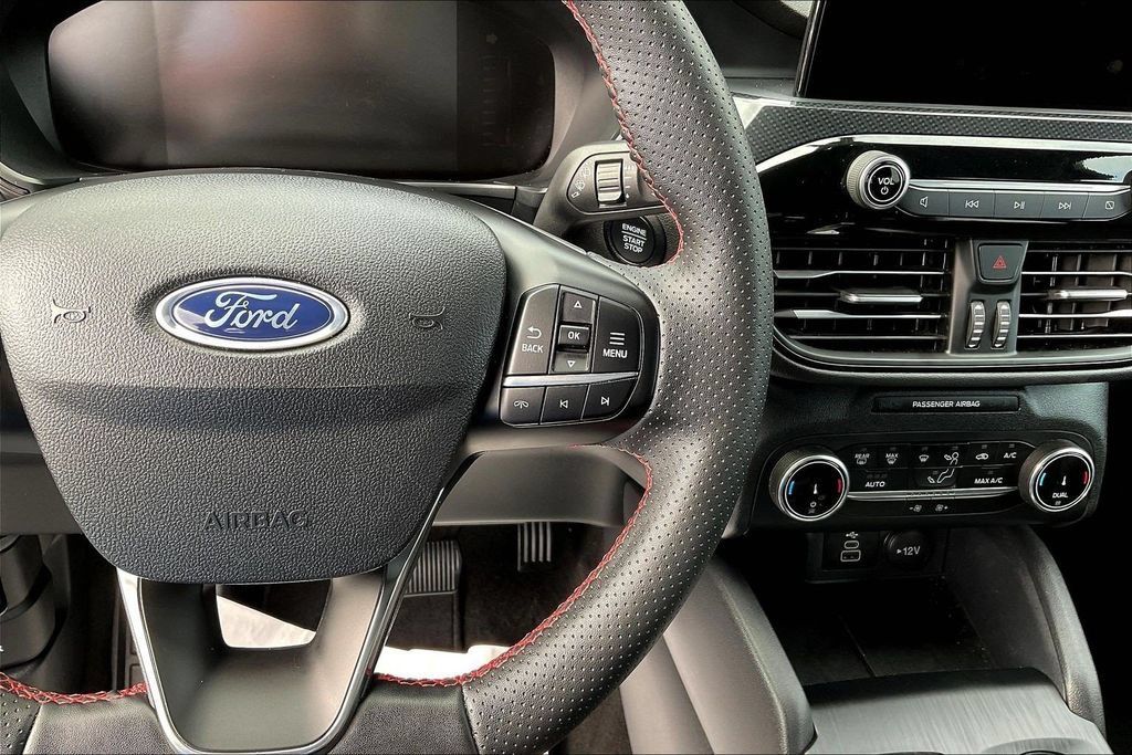 Used 2025 Ford Escape ST-Line AWD/4WD image 15