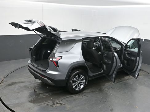 Used 2025 Chevrolet Equinox LT image 44