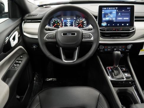 New 2026 Jeep Compass Limited image 18