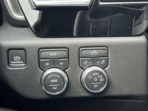 New 2026 GMC Sierra 1500 Elevation image 27