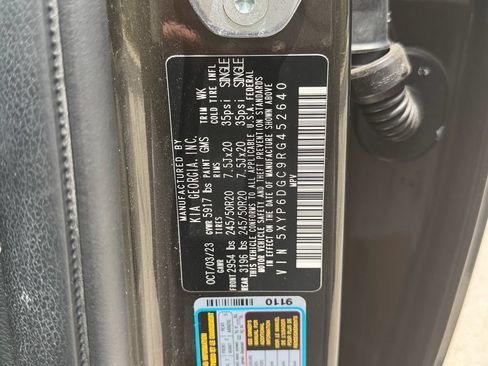 Used 2024 Kia Telluride S AWD/4WD image 23