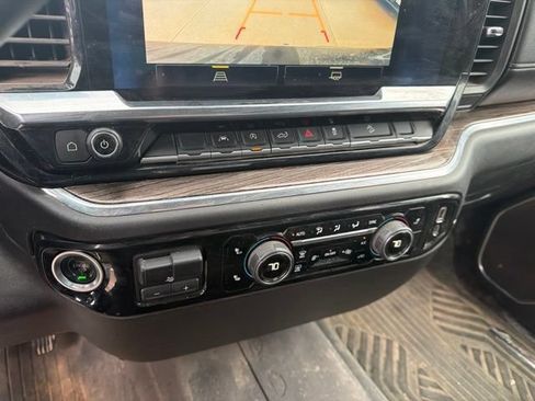 Used 2023 Chevrolet Silverado 1500 LT AWD/4WD image 27