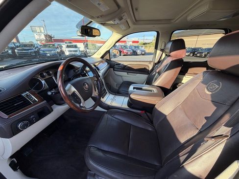 Used 2011 Cadillac Escalade ESV Platinum image 7