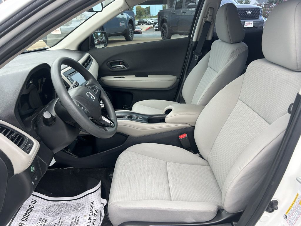 Used 2022 Honda HR-V LX image 17
