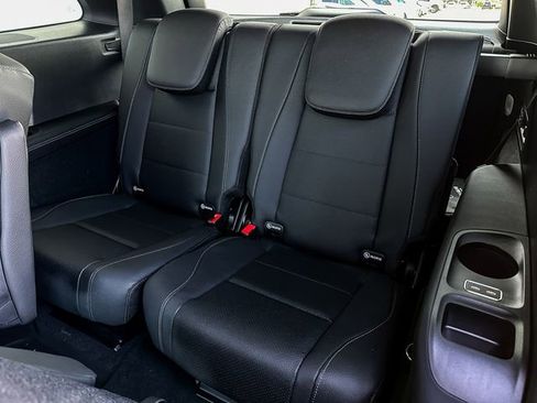 Certified 2025 Mercedes-Benz GLS 450 4MATIC image 21