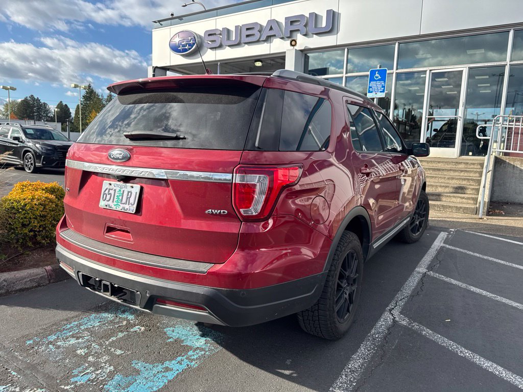 Used 2019 Ford Explorer XLT w/ Equipment Group 202A AWD/4WD image 6