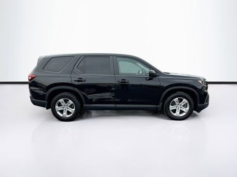 Certified 2023 Honda Pilot LX image 8