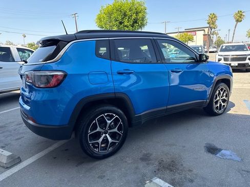 Used 2025 Jeep Compass Limited AWD/4WD image 5