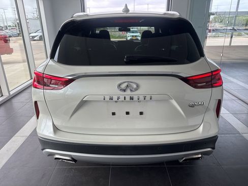 Used 2019 INFINITI QX50 Essential w/ Premium Heat Package FWD image 3