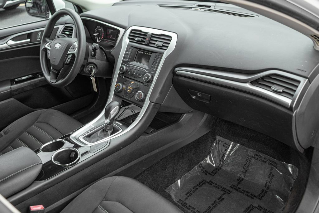 Used 2013 Ford Fusion SE FWD image 30