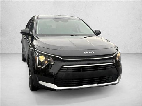 Used 2024 Kia Niro LX image 7