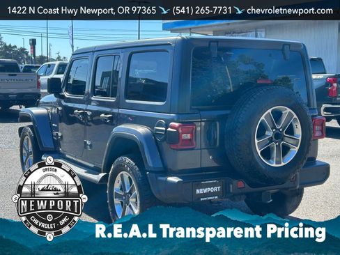 Used 2019 Jeep Wrangler Unlimited Sahara AWD/4WD image 7