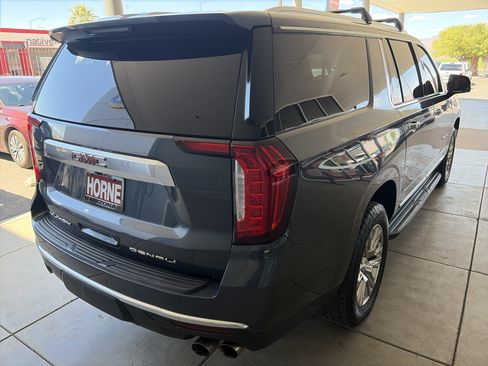Used 2021 GMC Yukon XL Denali AWD/4WD image 4