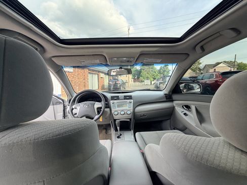 Used 2009 Toyota Camry LE FWD image 18