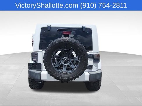 Used 2016 Jeep Wrangler Unlimited Sahara w/ Connectivity Group AWD/4WD image 19
