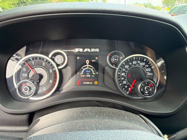 Used 2024 RAM 3500 Big Horn w/ Sport Appearance Package AWD/4WD image 25