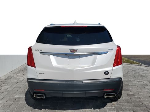 Used 2018 Cadillac XT5 Luxury w/ Driver Awareness Package image 4