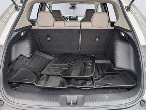 Certified 2025 Honda HR-V LX image 10