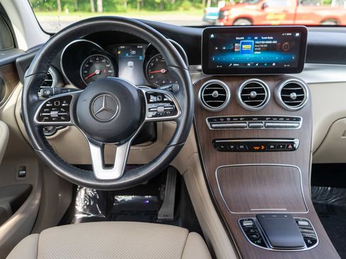 Used 2022 Mercedes-Benz GLC 300 4MATIC image 13