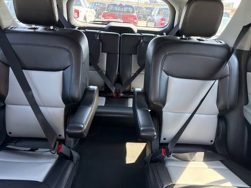 Certified 2022 Ford Explorer XLT w/ Equipment Group 202A AWD/4WD image 20