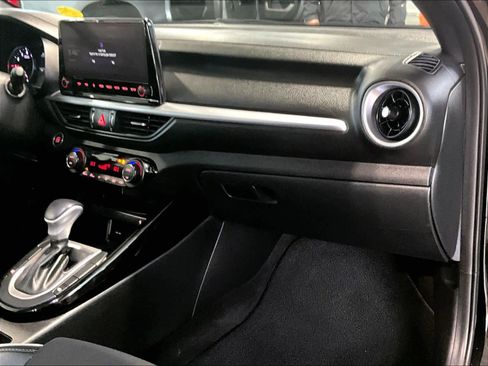 Used 2023 Kia Forte GT-Line w/ GT-Line Premium Package image 13