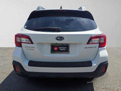 Used 2018 Subaru Outback 2.5i Premium AWD/4WD image 6
