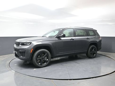 New 2026 Jeep Grand Cherokee L Limited w/ Limited Altitude Package AWD/4WD image 5