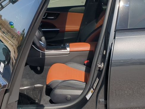 Used 2023 Mercedes-Benz C 43 AMG 4MATIC Sedan image 12