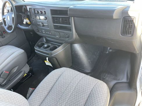 New 2025 GMC Savana 2500 Extended w/ Driver Convenience Package image 27