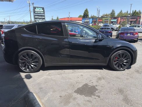Used 2022 Tesla Model Y Performance AWD/4WD image 6