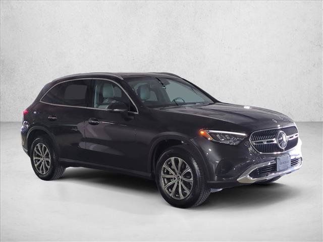 Used 2026 Mercedes-Benz GLC 300 image 3