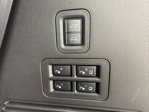 New 2025 Nissan Armada Platinum Reserve image 19