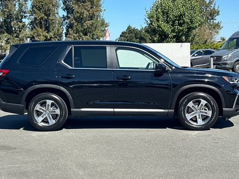 Used 2023 Honda Pilot EX-L image 3