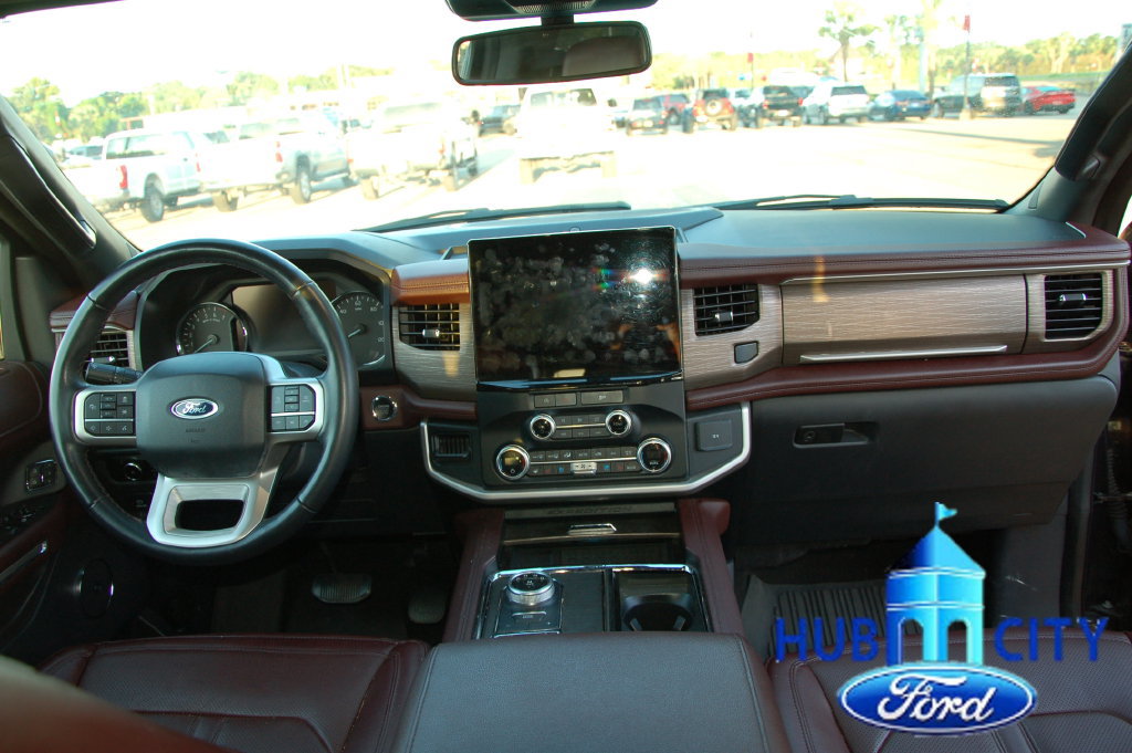 Used 2024 Ford Expedition Limited RWD image 17