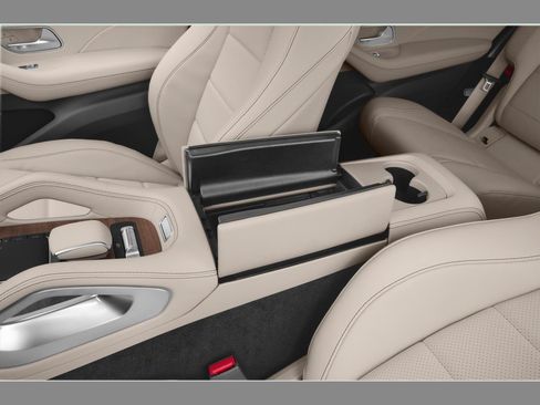 Used 2025 Mercedes-Benz GLS 450 4MATIC image 44