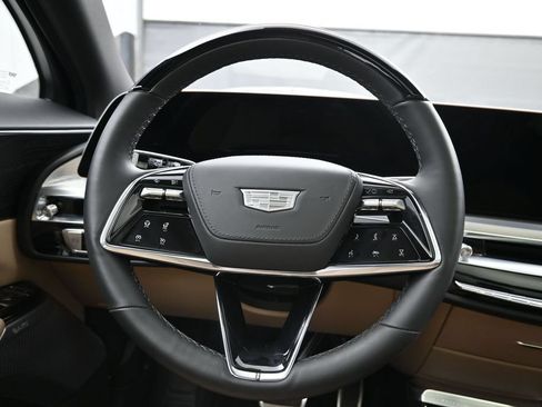Used 2026 Cadillac Lyriq Signature Luxury AWD/4WD image 13