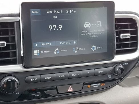 Certified 2025 Hyundai Venue SEL FWD image 16