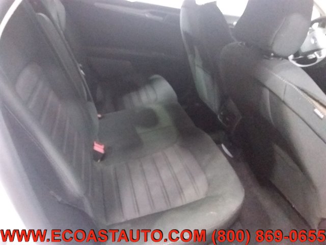 Used 2019 Ford Fusion SE FWD image 14