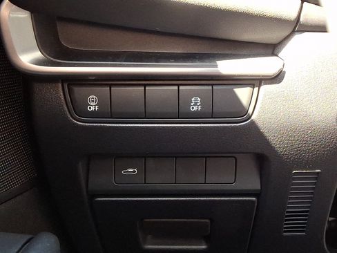 Used 2021 MAZDA MAZDA3 s FWD image 23