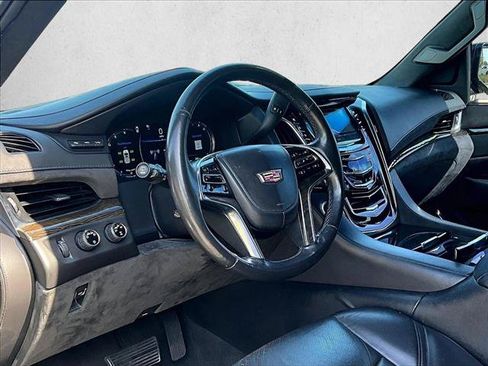 Used 2016 Cadillac Escalade Platinum AWD/4WD image 12