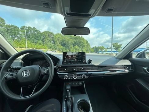 Used 2025 Honda Civic LX image 36