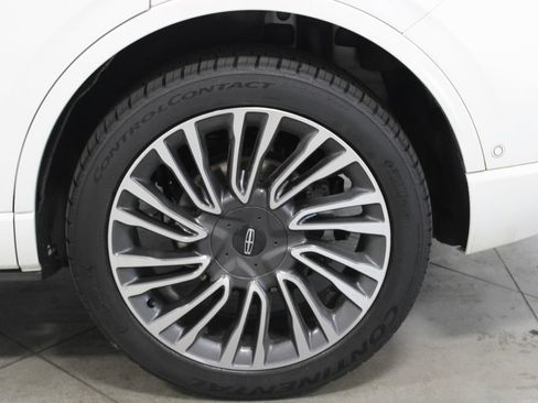 Used 2020 Lincoln Corsair Reserve w/ Equipment Group 202A AWD/4WD image 18